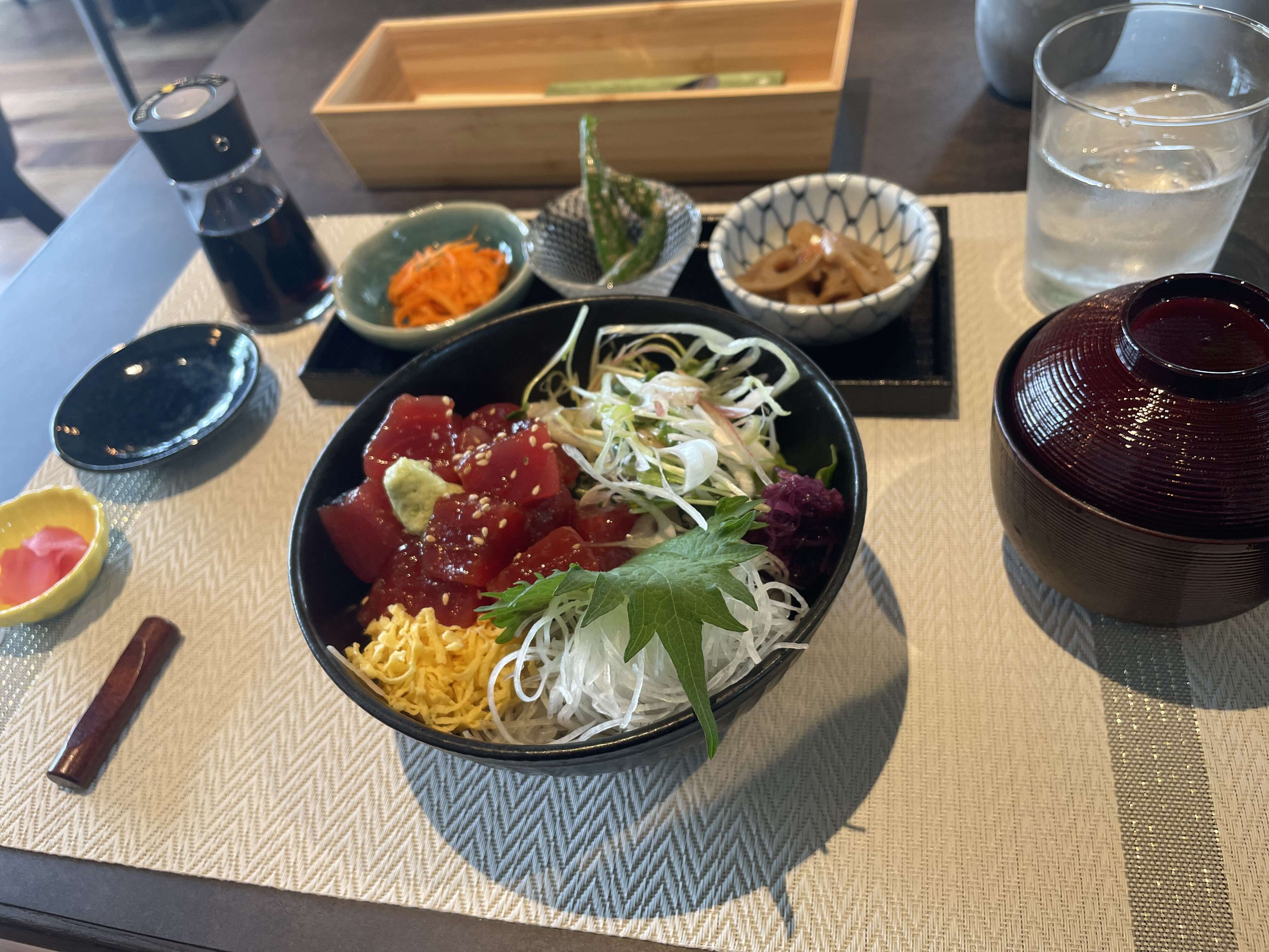 開放的なテラス　和食料理レストランHAKONIWA