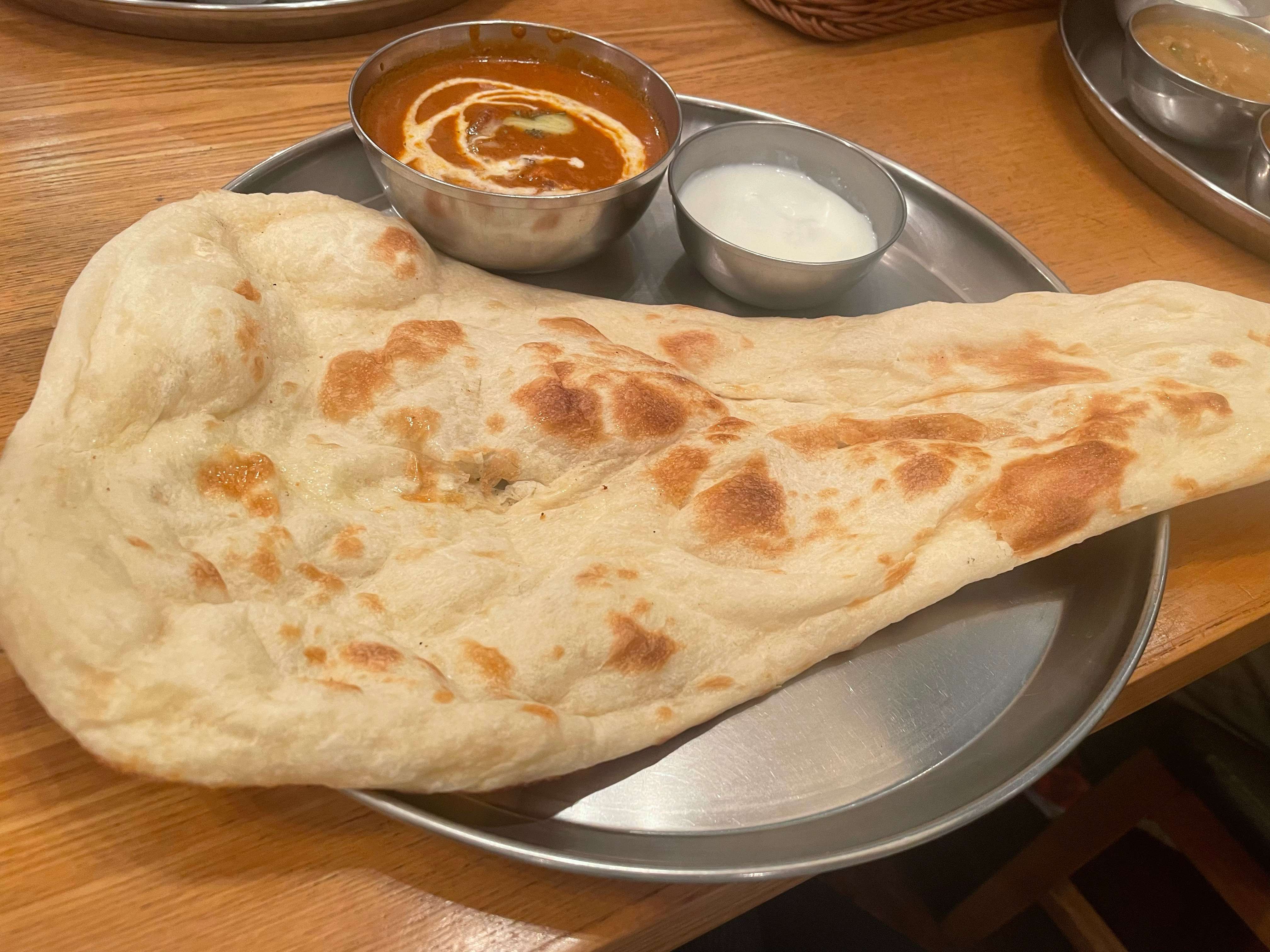 ナン食べ放題　本格インドカレー