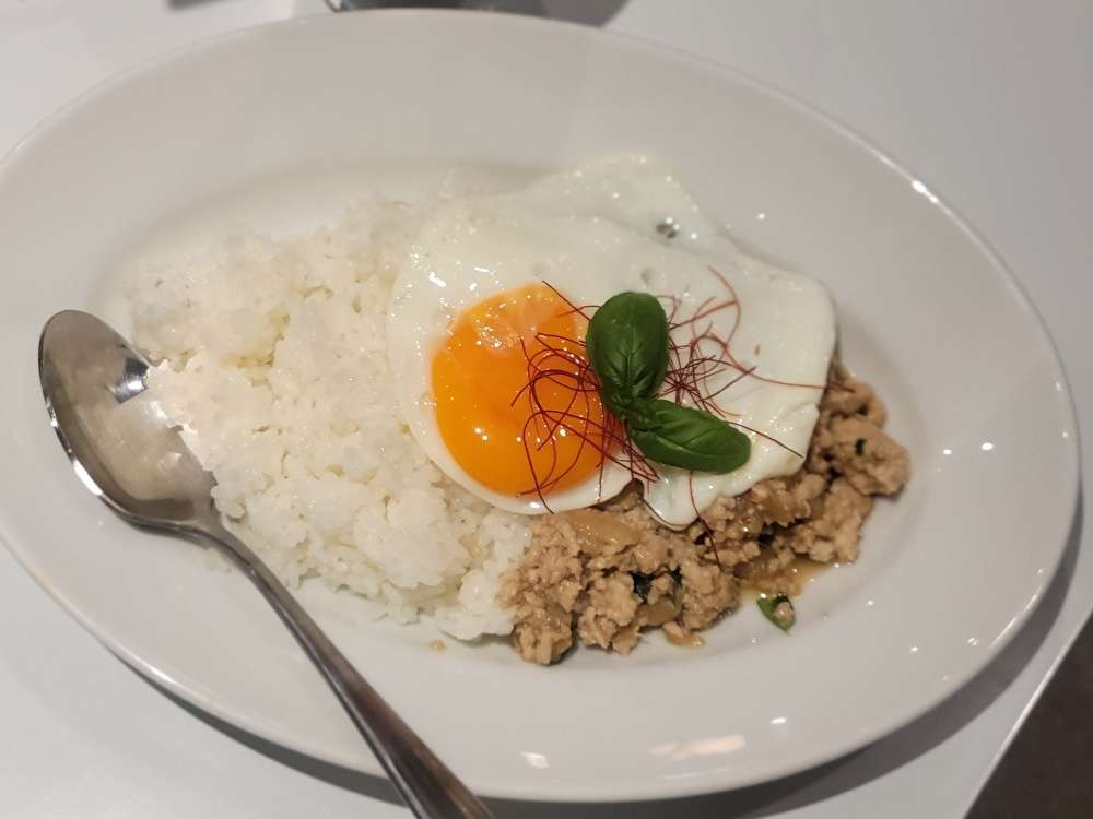 フィンランド菓子が楽しめるカフェでガパオ