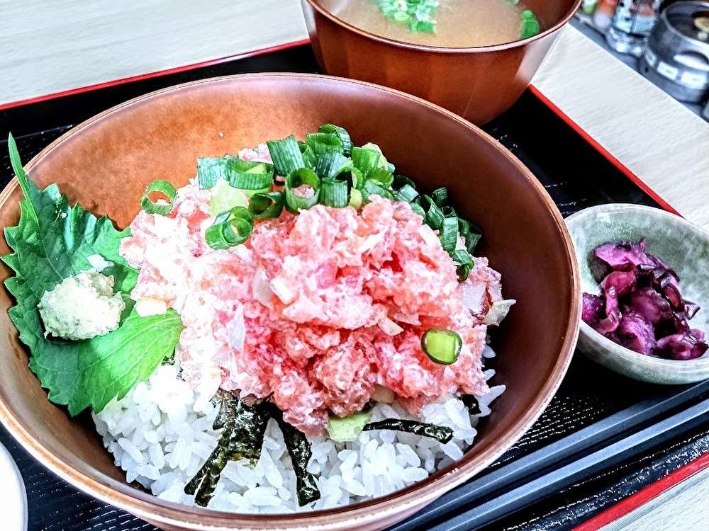 お昼からやってる立ち飲み屋さん！立ち飲み まきの！