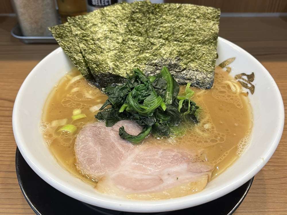 並ぶ価値あり！家系ラーメン！