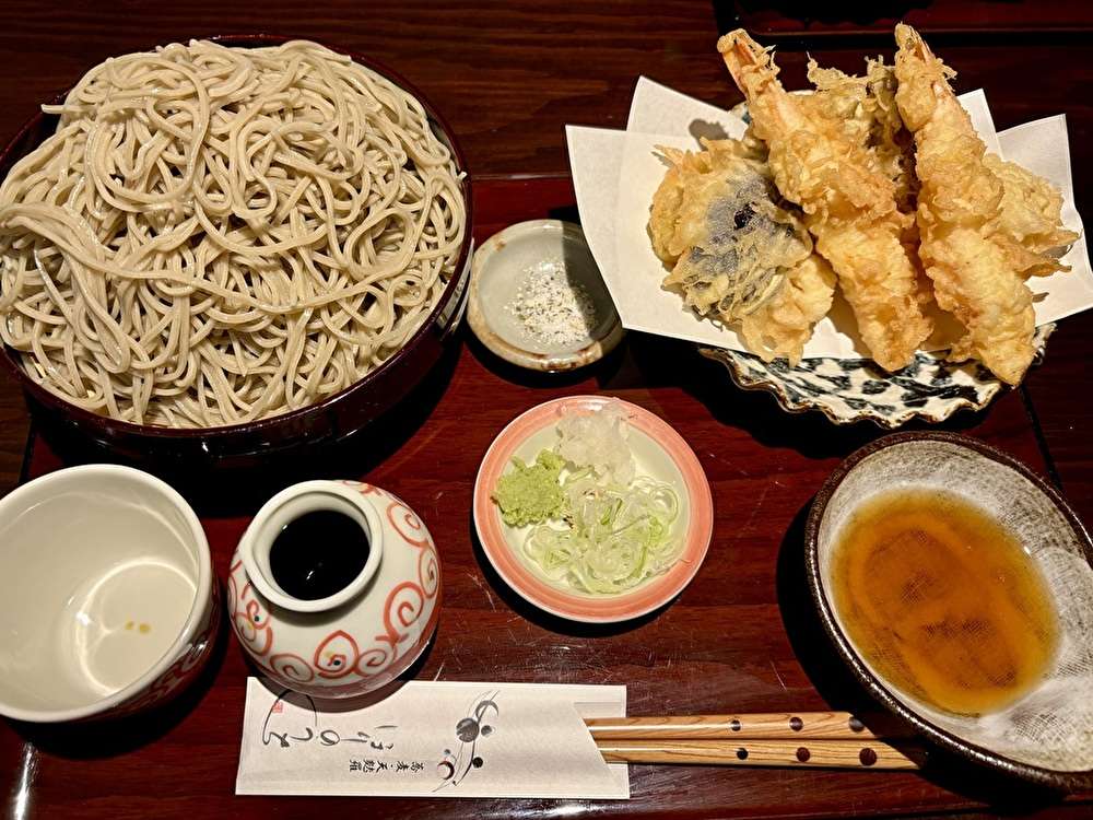 人気のおそばやさん