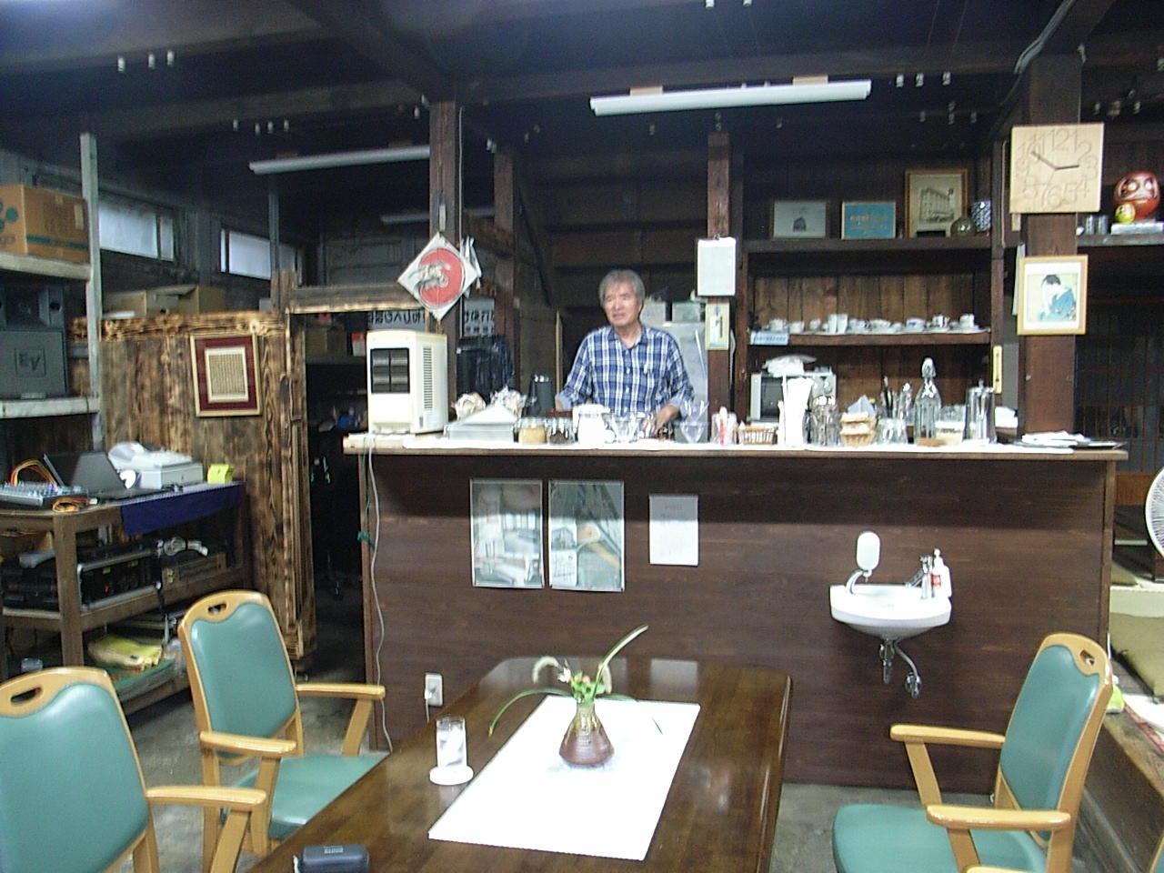 文化財の古い商店が喫茶店に
