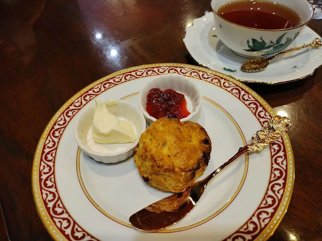 ギャラリーカフェでいただく紅茶とお菓子