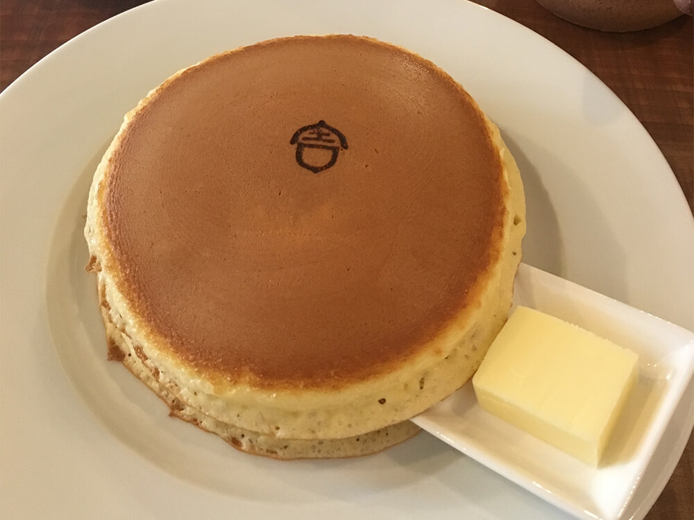 かわいいマークのホットケーキ