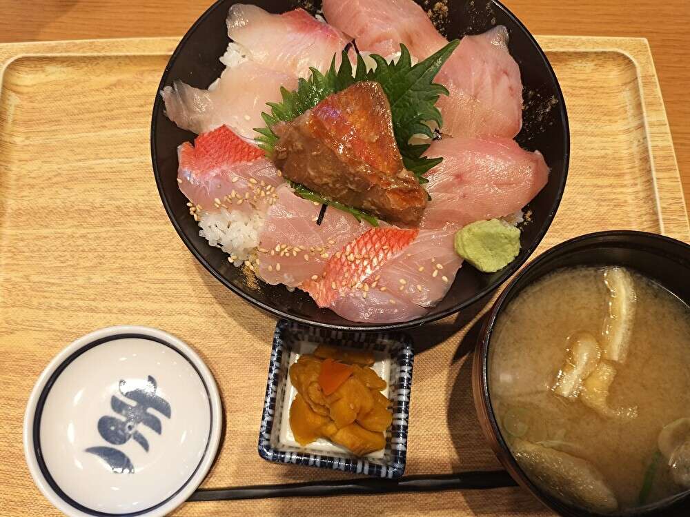 鯛めしおかわり無料の高コスパランチ
